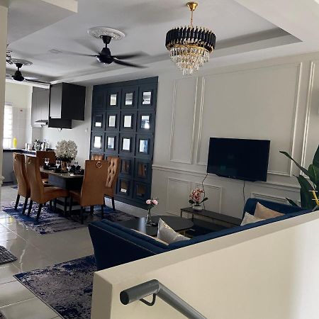 Cheerfull3 Bedroom Townhouse Terrace Kampung Dengkil Exterior foto